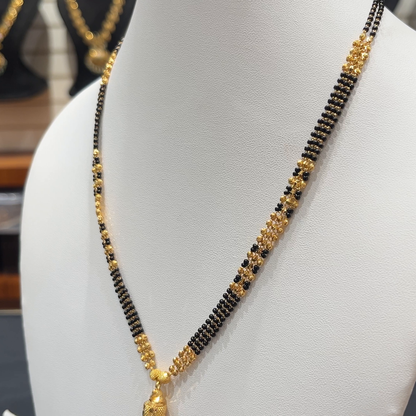 RS BROTHERS 11.88gms SHORT BLACK BEADS 22K Yellow Gold