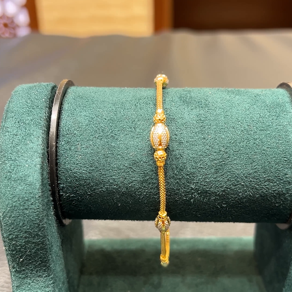 Chennai Shopping Mall 4.93gms Bracelets 22K Yellow Gold