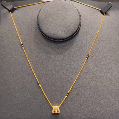 SOUTH INDIA 4.382gms SHORT BLACK BEADS 22K Yellow Gold