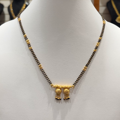 RS BROTHERS 8.948gms SHORT BLACK BEADS 22K Yellow Gold