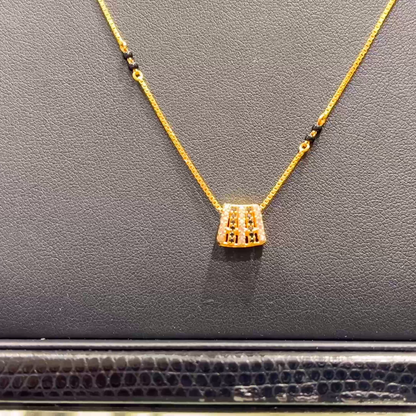 SOUTH INDIA 4.382gms SHORT BLACK BEADS 22K Yellow Gold