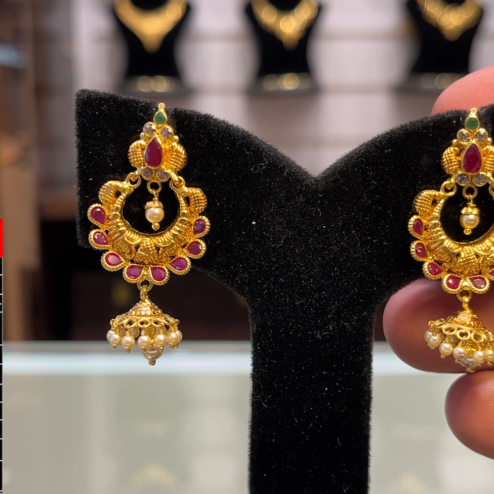 SOUTH INDIA 6.855gms EARRINGS 22K Yellow Gold