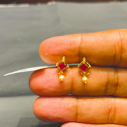 SOUTH INDIA 1.916gms EARRINGS 22K Yellow Gold