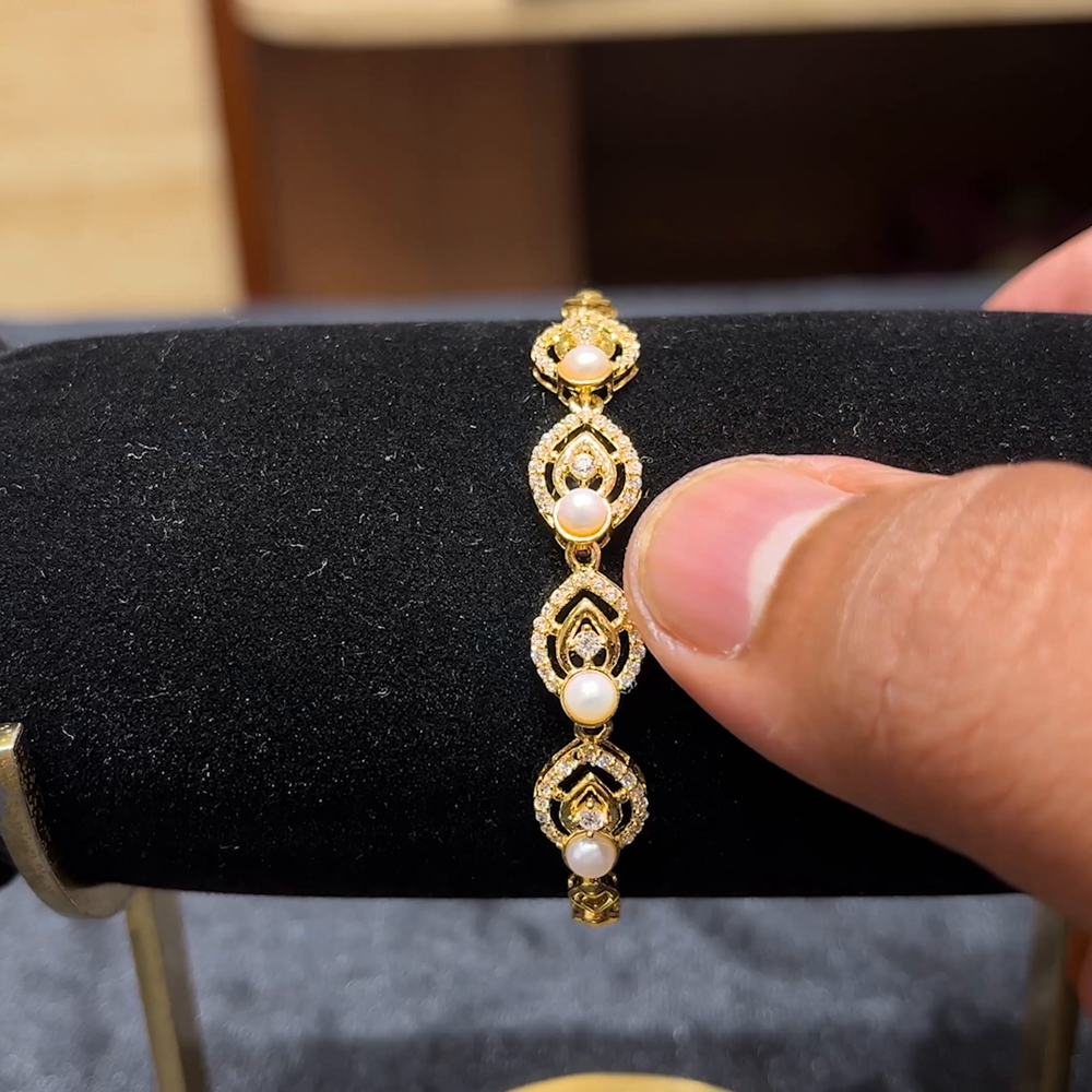 Chennai Shopping Mall 7.2gms Bracelets 22K Yellow Gold