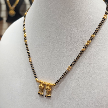 RS BROTHERS 8.948gms SHORT BLACK BEADS 22K Yellow Gold