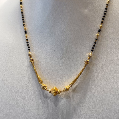 CMR 8.551gms SHORT BLACK BEADS 22K Nakshi