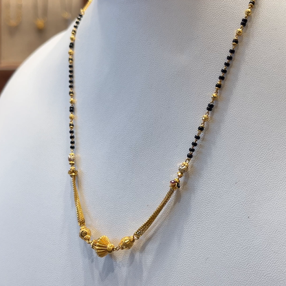 CMR 8.551gms SHORT BLACK BEADS 22K Nakshi