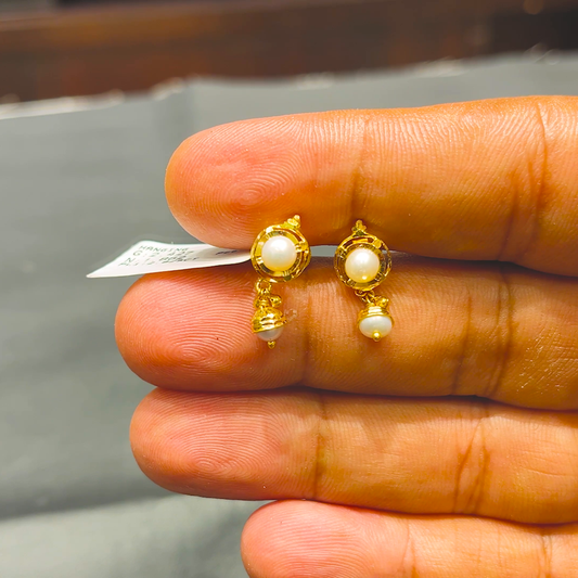 SOUTH INDIA 1.862gms EARRINGS 22K Yellow Gold