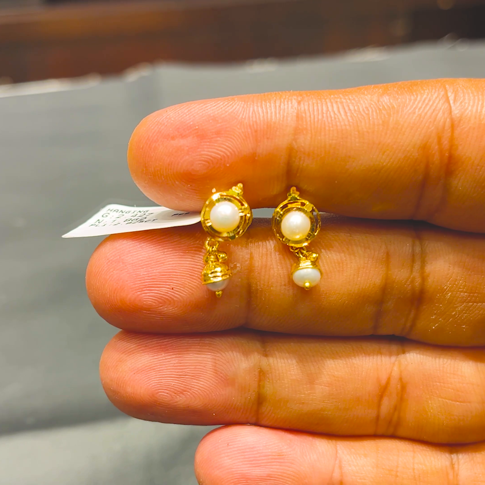 SOUTH INDIA 1.862gms EARRINGS 22K Yellow Gold