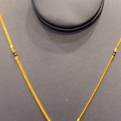 SOUTH INDIA 4.656gms SHORT BLACK BEADS 22K Yellow Gold