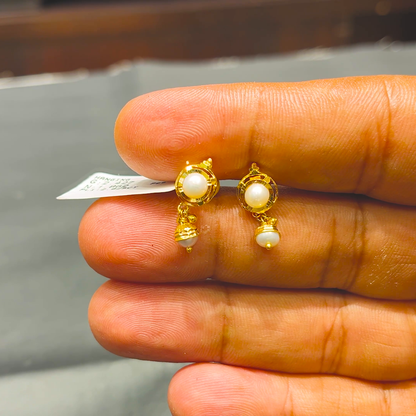 SOUTH INDIA 1.862gms EARRINGS 22K Yellow Gold