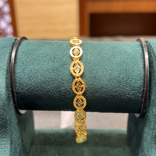 Chennai Shopping Mall 8.81gms Bracelets 22K Yellow Gold