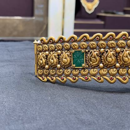 CMR 119.707gms VADDANAM 22K Nakshi