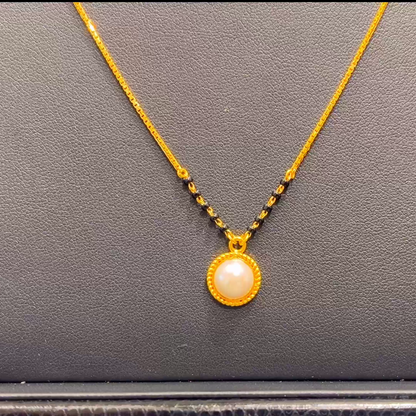 SOUTH INDIA 4.73gms SHORT BLACK BEADS 22K Yellow Gold