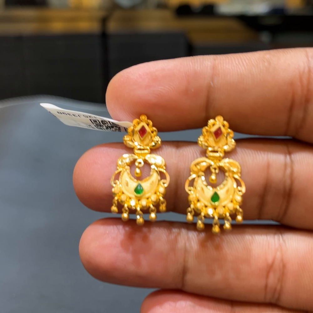 SOUTH INDIA 3.952gms EARRINGS 22K Yellow Gold