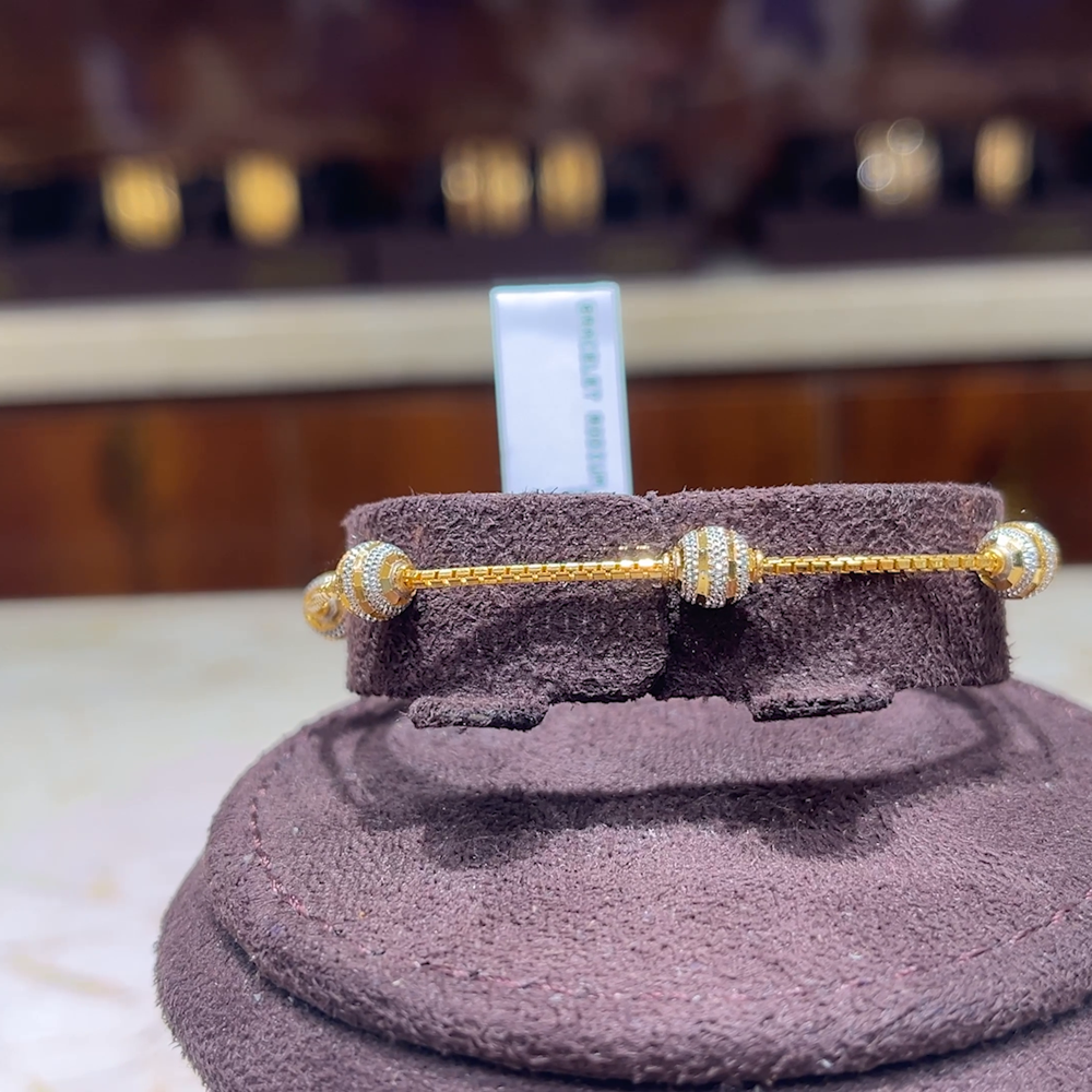 MUKUNDA JEWELLERS 5.886gms Bracelets 22K Yellow Gold