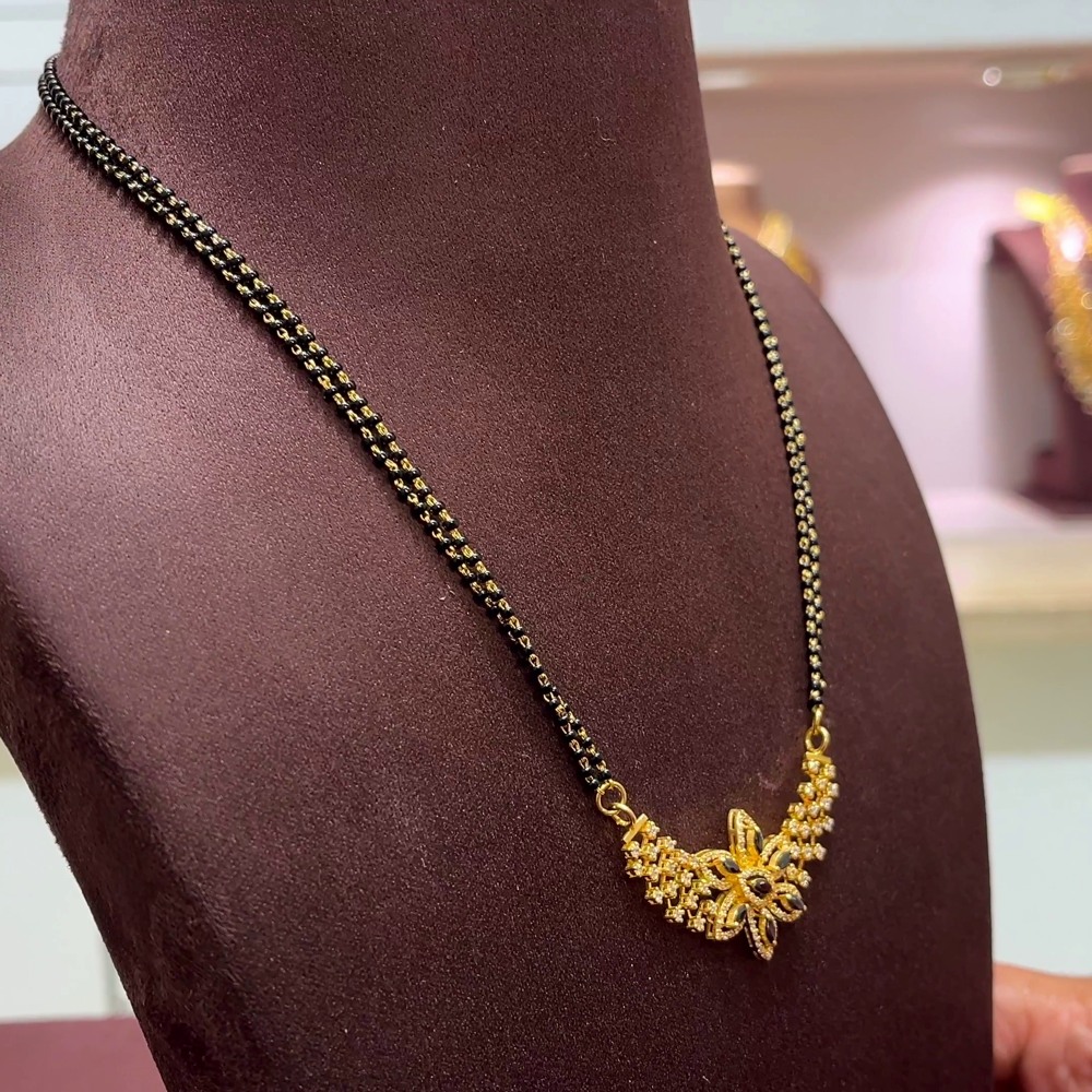 SwarnaKanchi 10.928gms SHORT BLACK BEADS 22K Yellow Gold