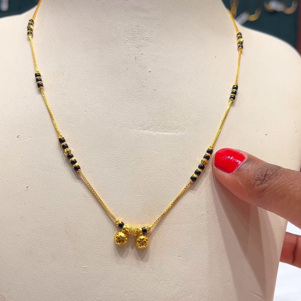 CMR 5.496gms SHORT BLACK BEADS 22K Yellow Gold