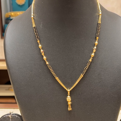 Chennai Shopping Mall 11.24gms SHORT BLACK BEADS 22K Yellow Gold