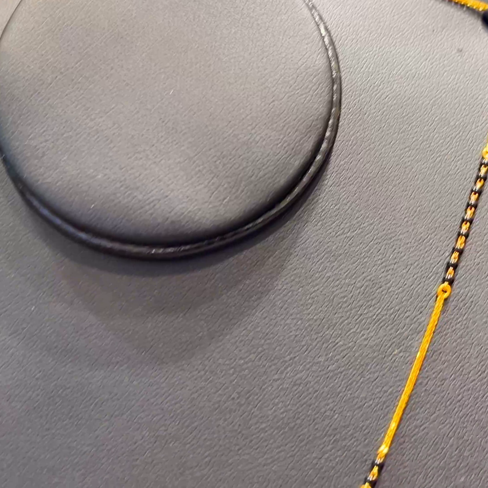 SOUTH INDIA 4.557gms SHORT BLACK BEADS 22K Yellow Gold