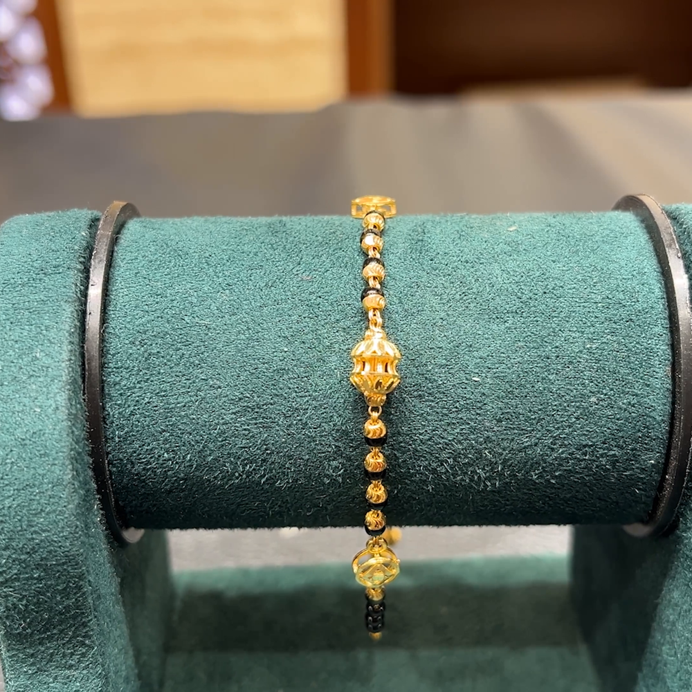 Chennai Shopping Mall 4.465gms Bracelets 22K Yellow Gold