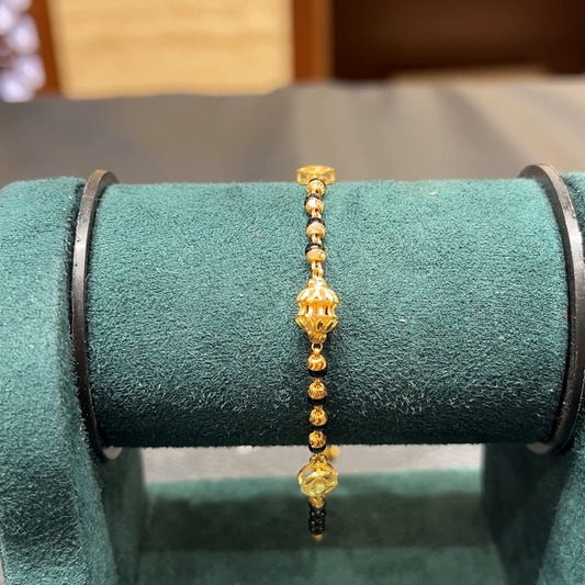 Chennai Shopping Mall 4.465gms Bracelets 22K Yellow Gold