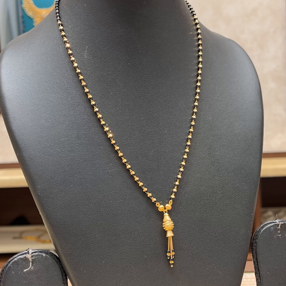 Chennai Shopping Mall 7.26gms SHORT BLACK BEADS 22K Yellow Gold