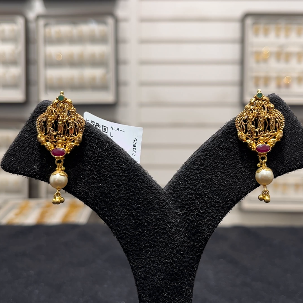 SOUTH INDIA 7.581gms EARRINGS 22K Yellow Gold