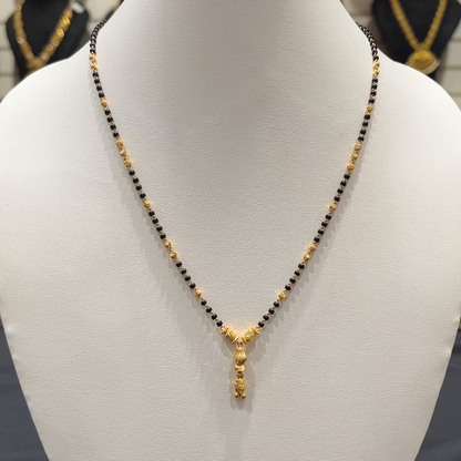 RS BROTHERS 6.496gms SHORT BLACK BEADS 22K Yellow Gold