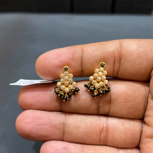 SOUTH INDIA 3.947gms EARRINGS 22K Yellow Gold