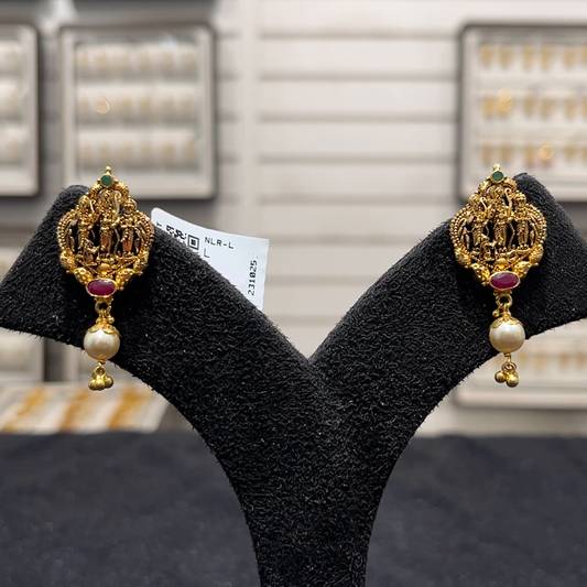 SOUTH INDIA 7.581gms EARRINGS 22K Yellow Gold