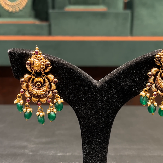 CMR 10.959gms EARRINGS 22K Nakshi