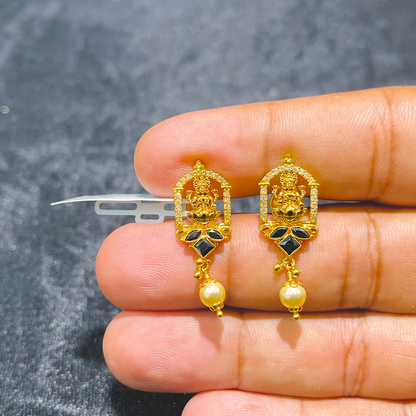 CMR 4.908gms EARRINGS 22K Yellow Gold