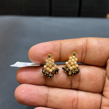 SOUTH INDIA 3.947gms EARRINGS 22K Yellow Gold