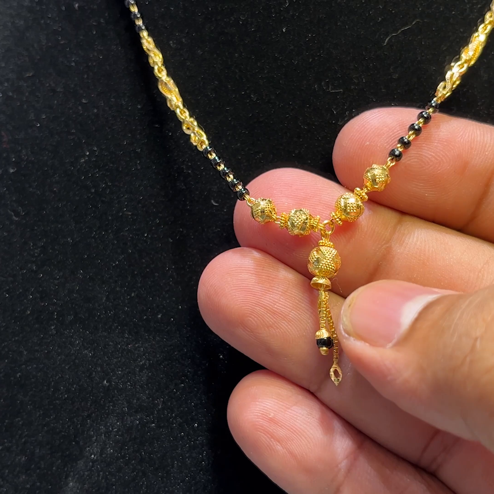 SOUTH INDIA SHORT BLACK BEADS 22K Yellow Gold – BangaruRani