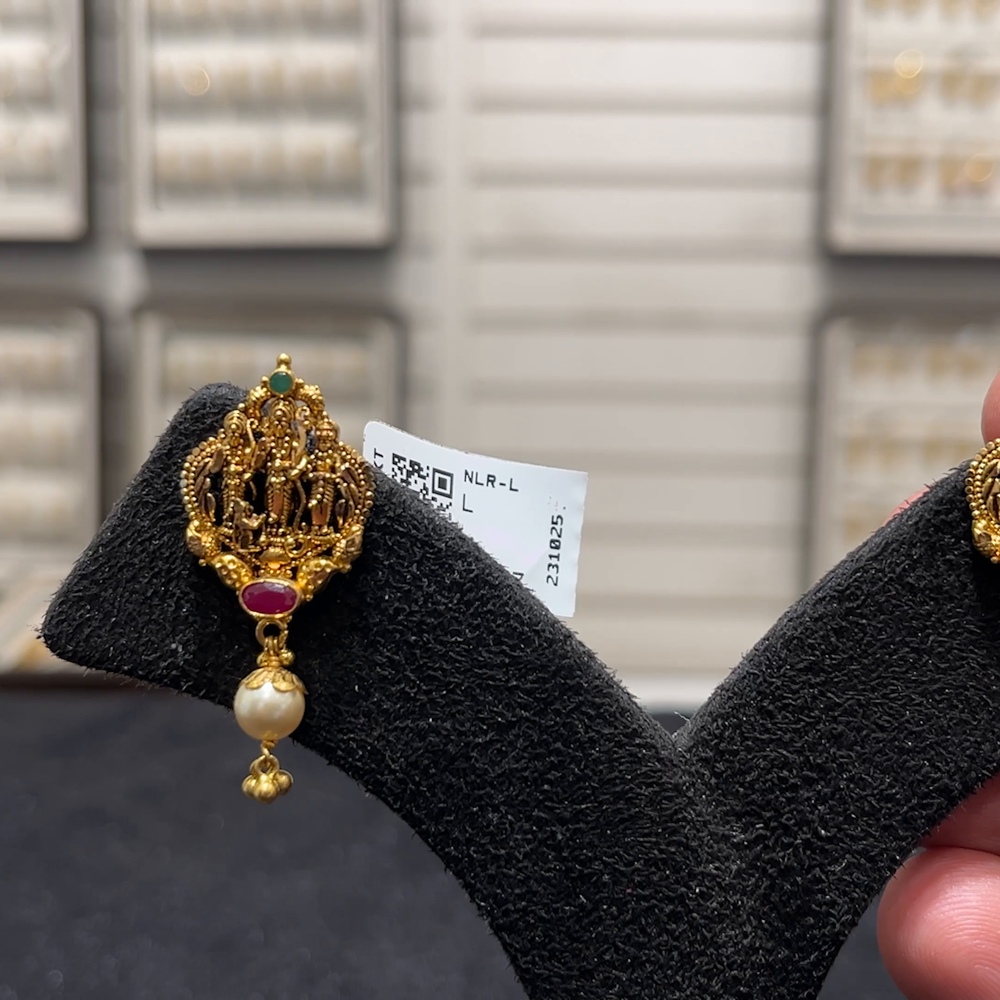 SOUTH INDIA 7.581gms EARRINGS 22K Yellow Gold