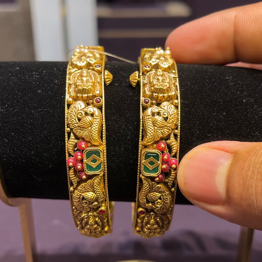 CMR 37.104gms BANGLES 22K Nakshi