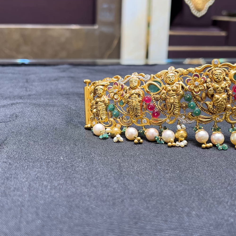 CMR 119.615gms VADDANAM 22K Nakshi