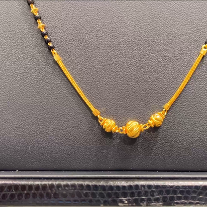 SOUTH INDIA 8.007gms SHORT BLACK BEADS 22K Yellow Gold