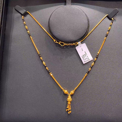 SOUTH INDIA 9.108gms SHORT BLACK BEADS 22K Yellow Gold