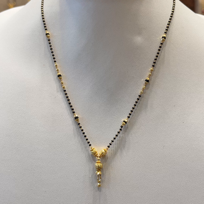 CMR 5.33gms SHORT BLACK BEADS 22K Nakshi