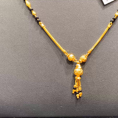 SOUTH INDIA 9.108gms SHORT BLACK BEADS 22K Yellow Gold