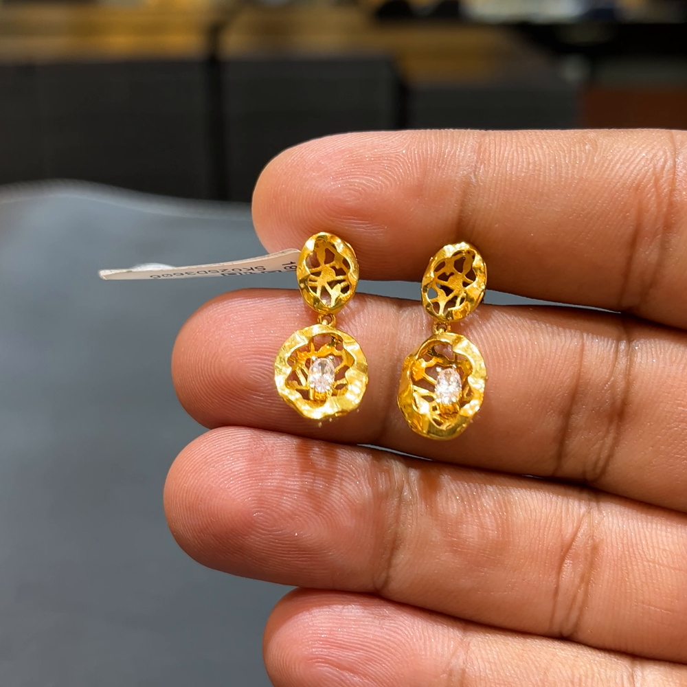 SOUTH INDIA 4.435gms EARRINGS 22K Yellow Gold