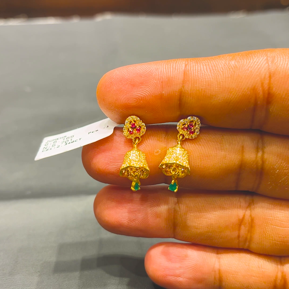 SOUTH INDIA 5.701gms EARRINGS 22K Yellow Gold