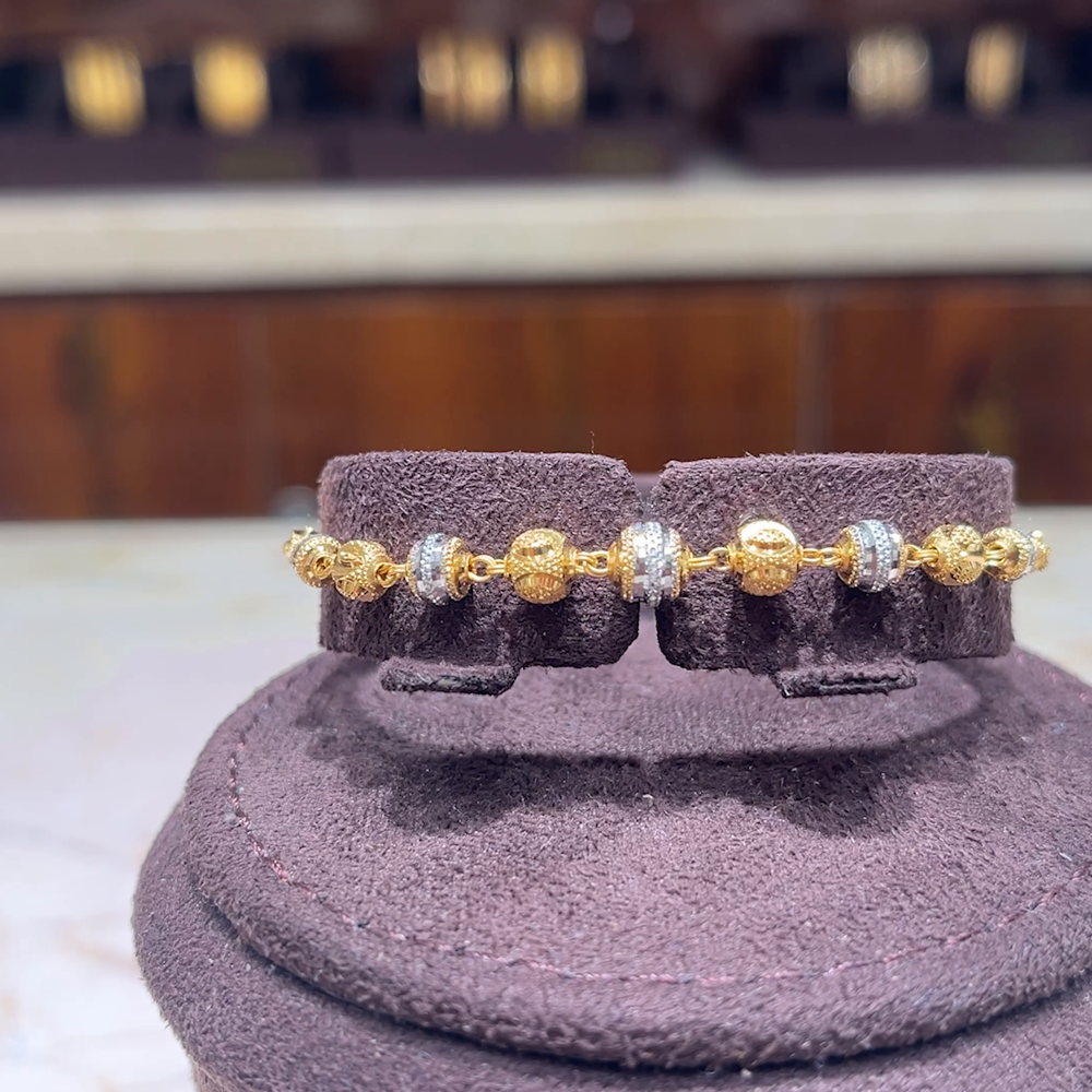 MUKUNDA JEWELLERS 6.233gms Bracelets 22K Yellow Gold