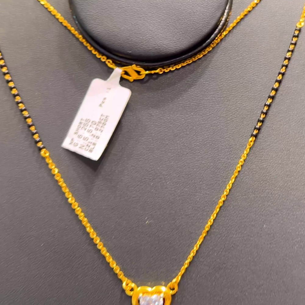 SOUTH INDIA 5.57gms SHORT BLACK BEADS 22K Yellow Gold