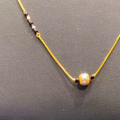 SOUTH INDIA 4.196gms SHORT BLACK BEADS 22K Yellow Gold