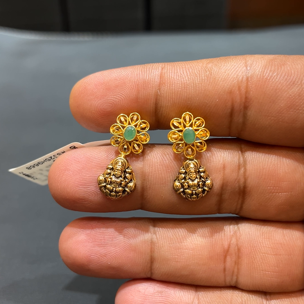 SOUTH INDIA 3.915gms EARRINGS 22K Yellow Gold