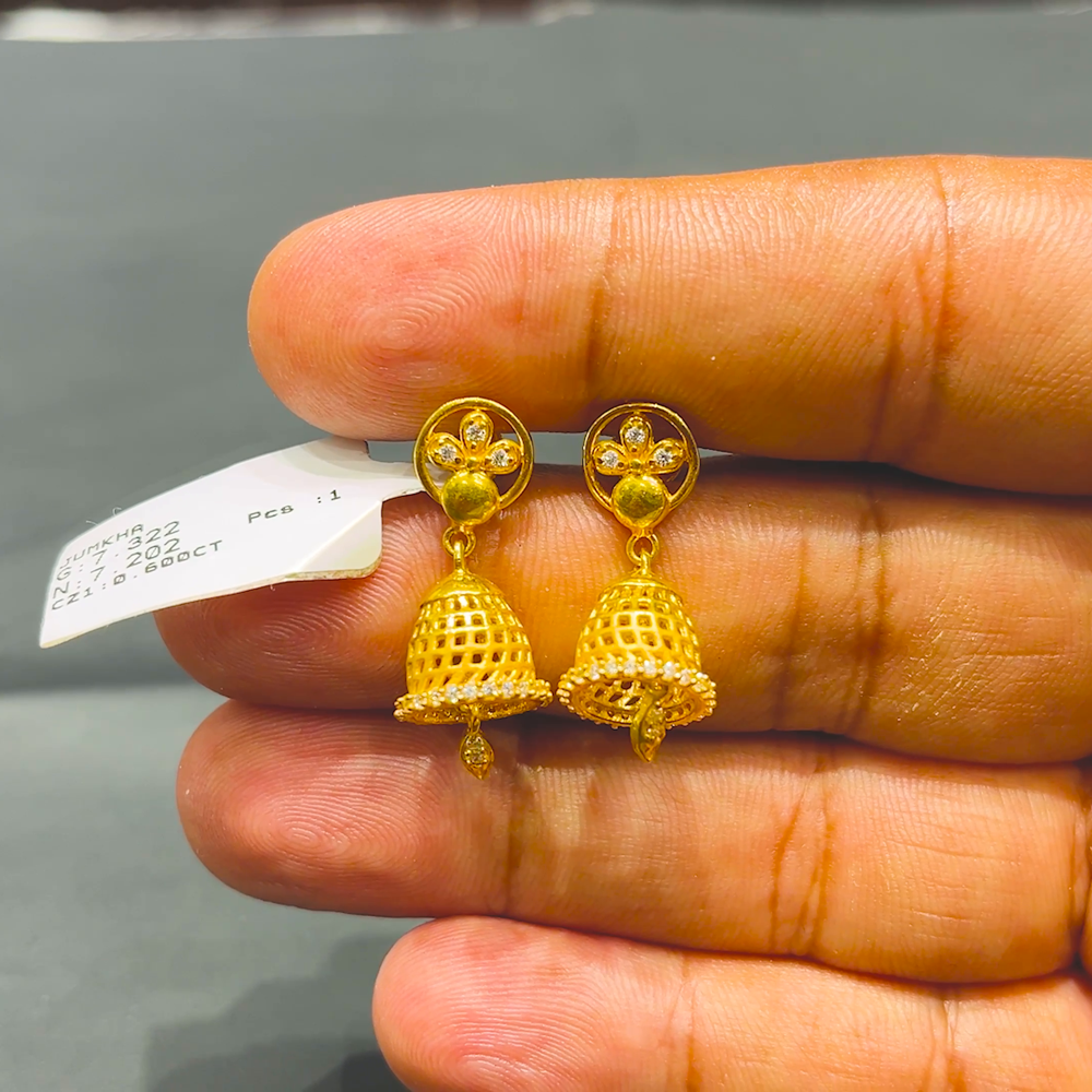 SOUTH INDIA 7.202gms EARRINGS 22K Yellow Gold