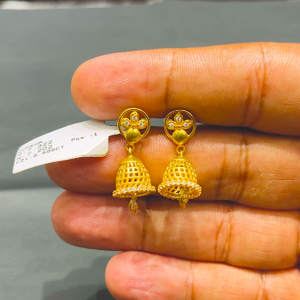 SOUTH INDIA 7.202gms EARRINGS 22K Yellow Gold